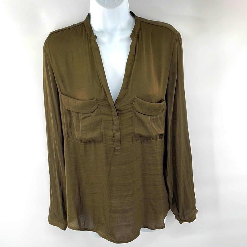 Zara Trafaluc olive drab green vāneck half button front blouse shirt topāsmall